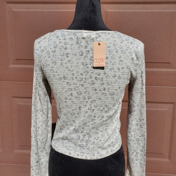 NWT Cozie by Pink Rose White Gray Leopard Print Drawstring Crop Top Size Small - Picture 12 of 15